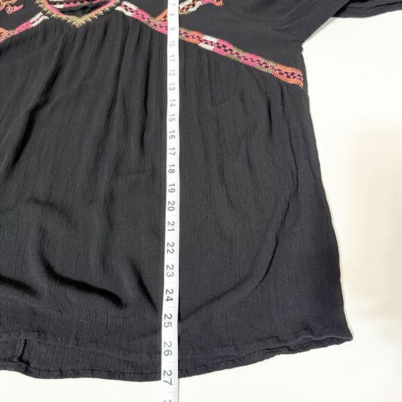 Umgee USA Blouse Womens Sz 1XL Black Floral Embroidered Bell Sleeve Whimsigoth - Picture 9 of 9